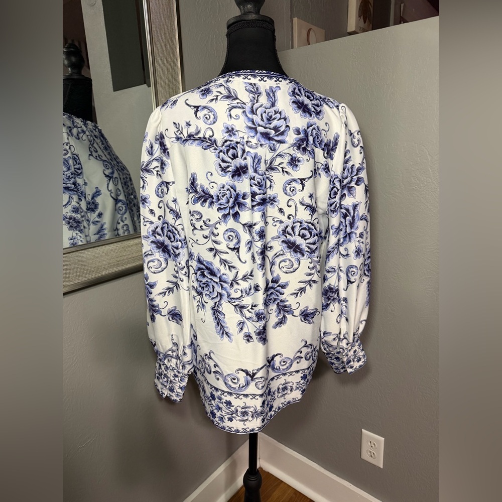 Alex Marie Wren Blue Scroll Floral Button Front Blouse Size Small. - Picture 4 of 7